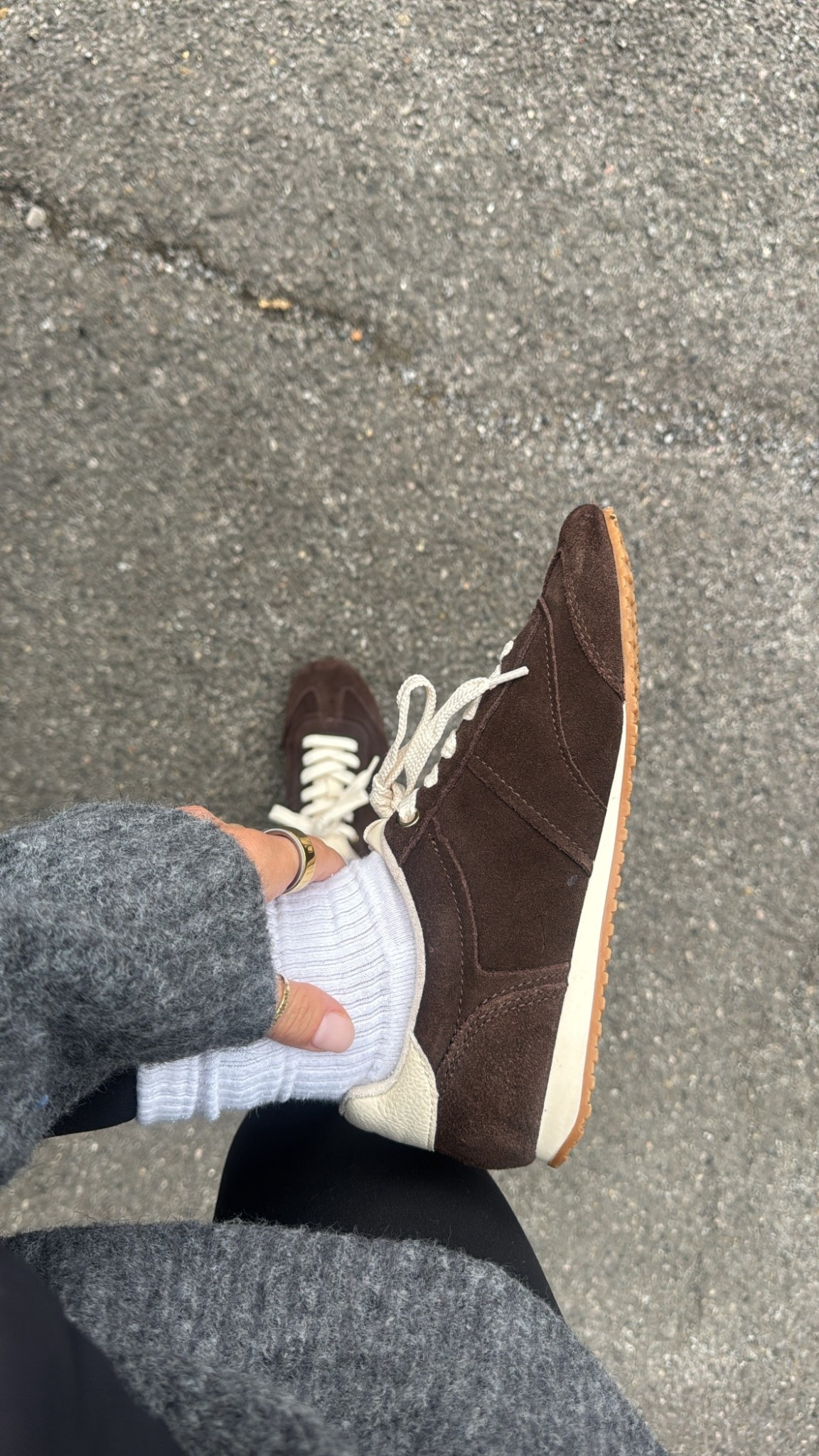 Trainers, brown suede shoes, autumn shoe, autumnal shoe, transitional shoe, asos, Stradivarius, suede, faux suede, cream and brown, beige and brown, autumnal tones, bargain

#LTKautumn #LTKFashionMonth #LTKuk
