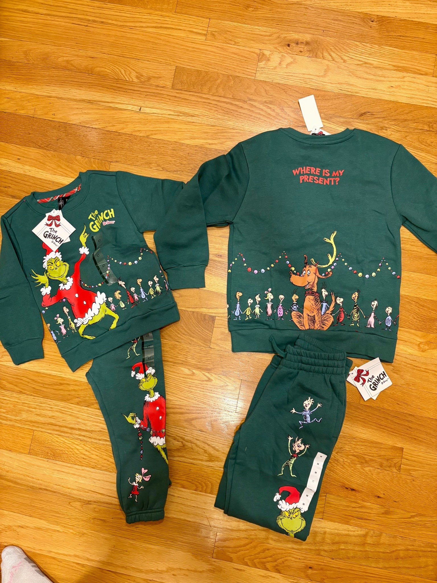The cutest matching kids sweat suits are perfect for Christmas! 




#LTKHoliday #LTKSeasonal #LTKKids