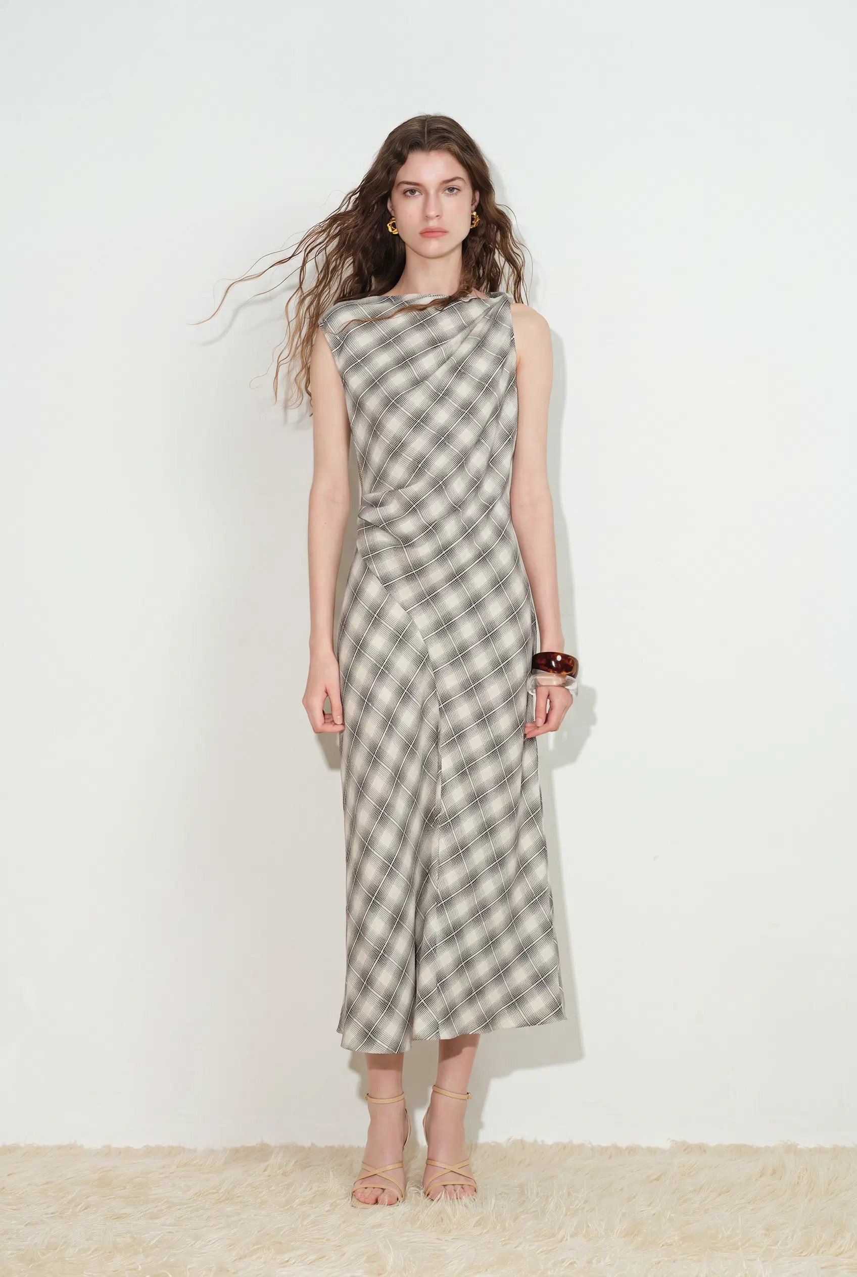 Phea Sculpted Plaid Dress in Seersucker | Fabrique