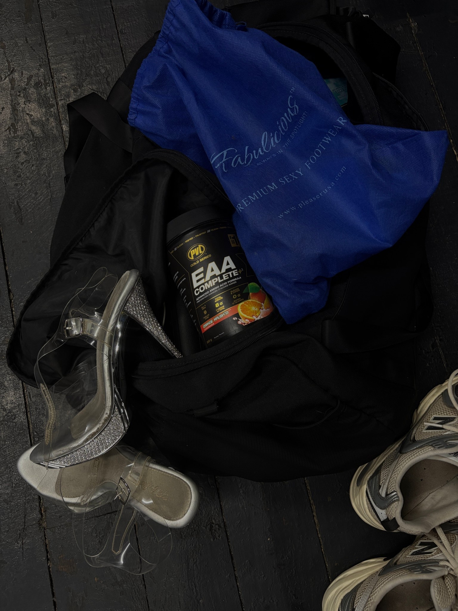 my nightly gym sesh - what’s in my bag 🖤

now that I’m in prep, we’re at the gym a LOT more, meaning I have to come prepared. I always keep my supplements, posing suit, competition heels, and my tripod in my bag. And yes there actually is room left (thanks Gymshark) 

Keywords:
Gym bag • gym essentials • what’s in my gym bag • bodybuilding things • bikini bodybuilding • gym girl • gym supplements • gym shoes • competition heels • bodybuilding competitor 

#LTKhome #LTKcanada #LTKfitness