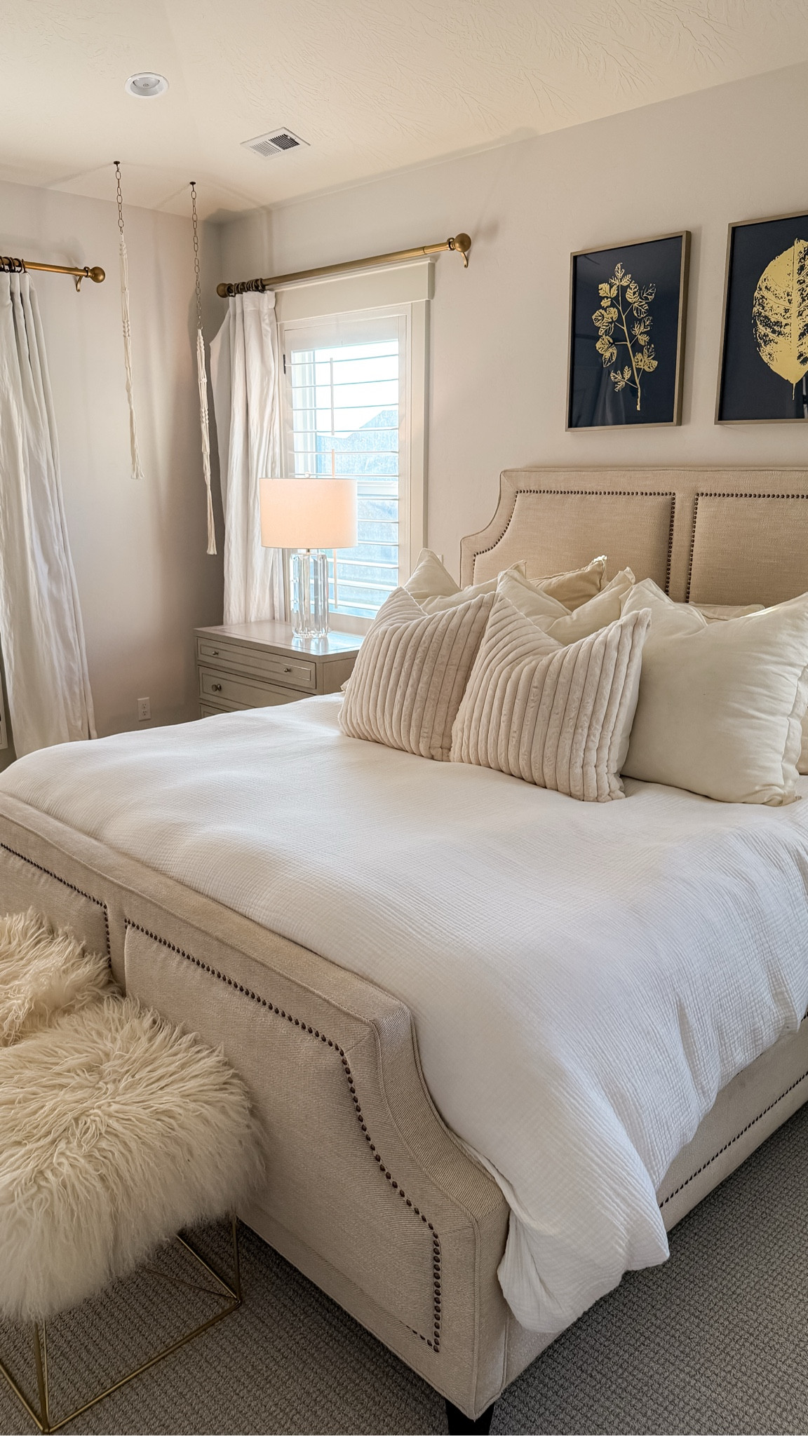 Dress up your bedroom for less! Here are some great prices on some beautiful items!

Home Decor / Decorating on a Budget / Walmart Deals / Pillows / Bedroom Refresh / Home / Home Refreshher

#LTKFindsUnder50 #LTKStyleTip #LTKFindsUnder100