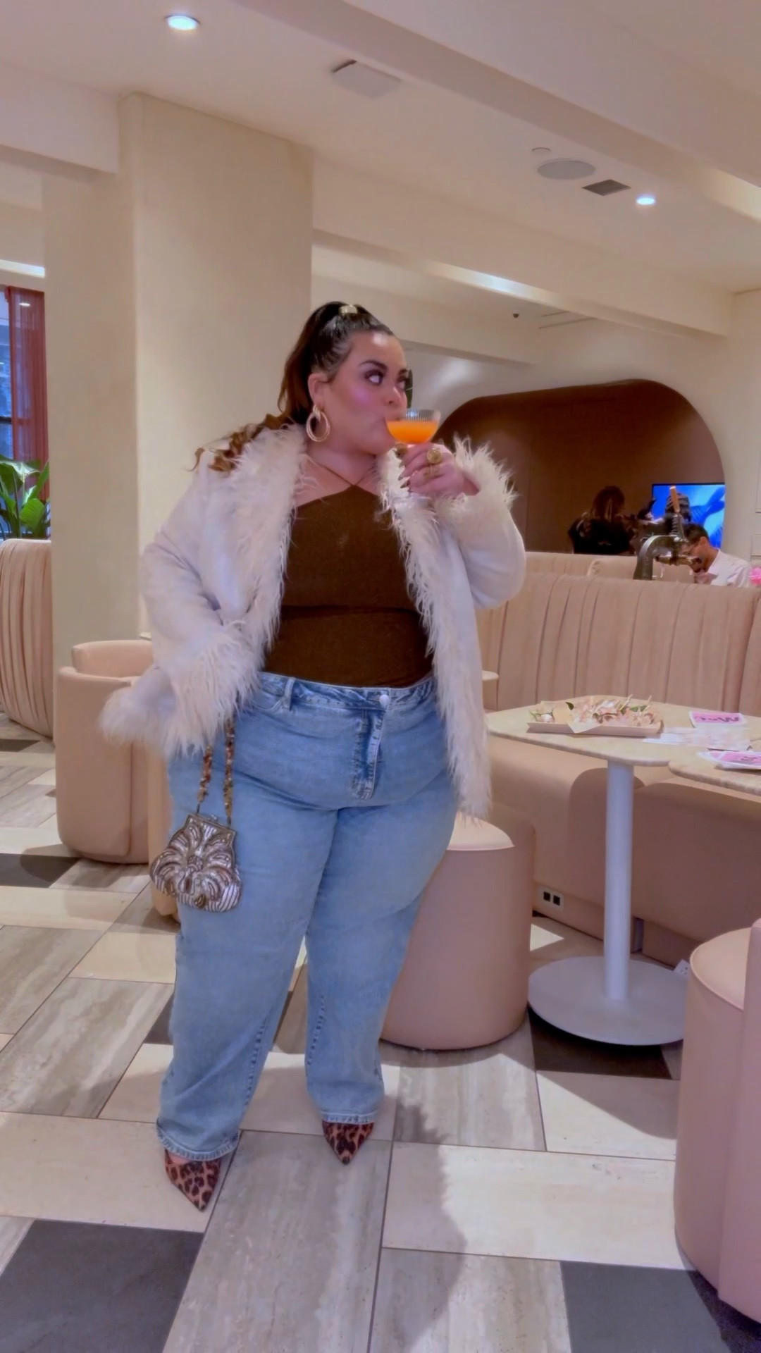 Big bold and Bronx 🖤💅💋 

#LTKFindsUnder100 #LTKPlusSize #LTKSeasonal