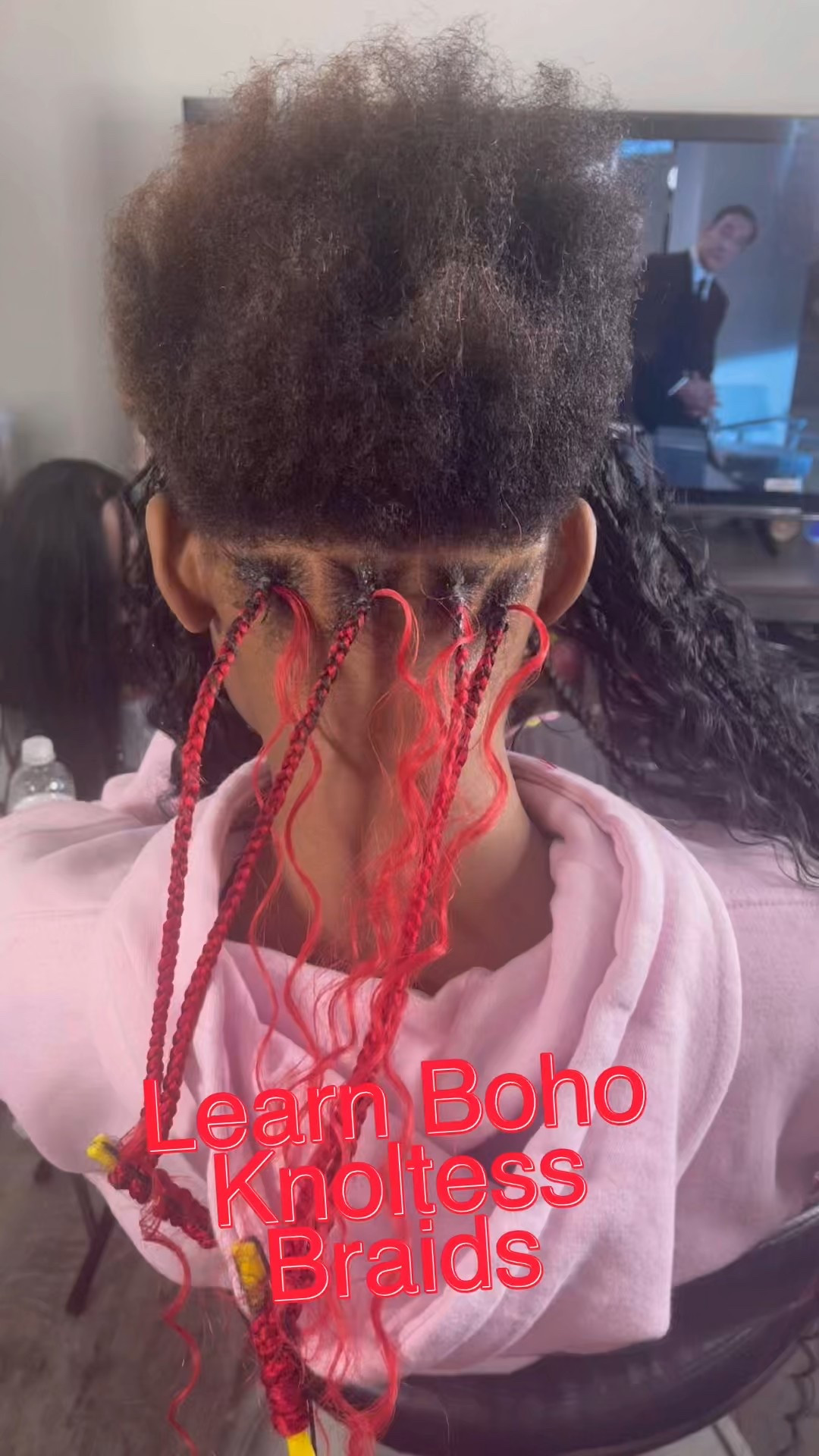 Boho knotless braids for beginners.
Red + black. Clean, bold, lightweight.

Follow this simple tutorial to learn neat parts, tension-free braiding, and soft boho curls for the perfect finish.

Save this. Try it. Braid with confidence.

#BohoKnotlessBraids #KnotlessBraids #BeginnerBraider #ProtectiveStyle #BraidsTutorial