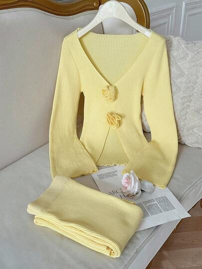 Modelyn 2pcs Solid Color Fitted Sexy Ribbed Knit Set, Floral Decor Bodycon Skirt & Sweater In Fall/Winter | SHEIN