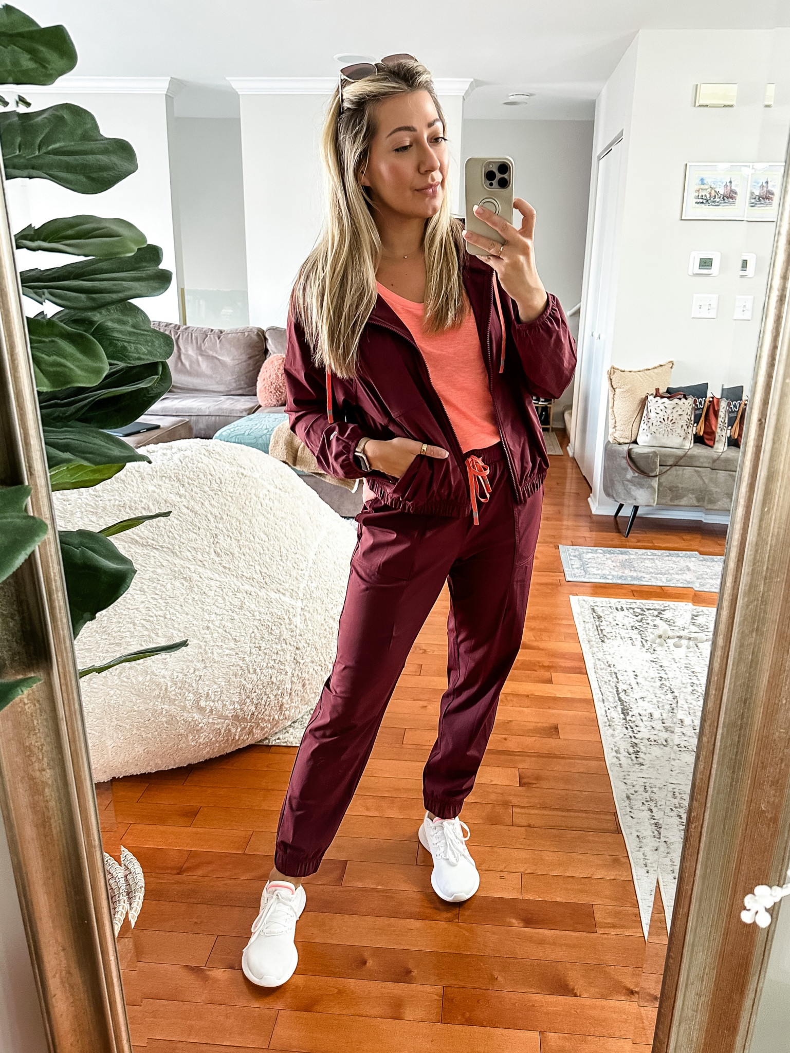 Give me all the fall colored sets! This wine colored one is perfect for the transition weather or deep into the colder months @fabletics #fableticspartner 

Sizing: true to size, comfy fit (size down if you want a slimmer fit)

Get 2 bottoms for $24 with VIP!!!
#moveinfabletics 

#LTKSeasonal #LTKfindsunder50 #LTKfitness