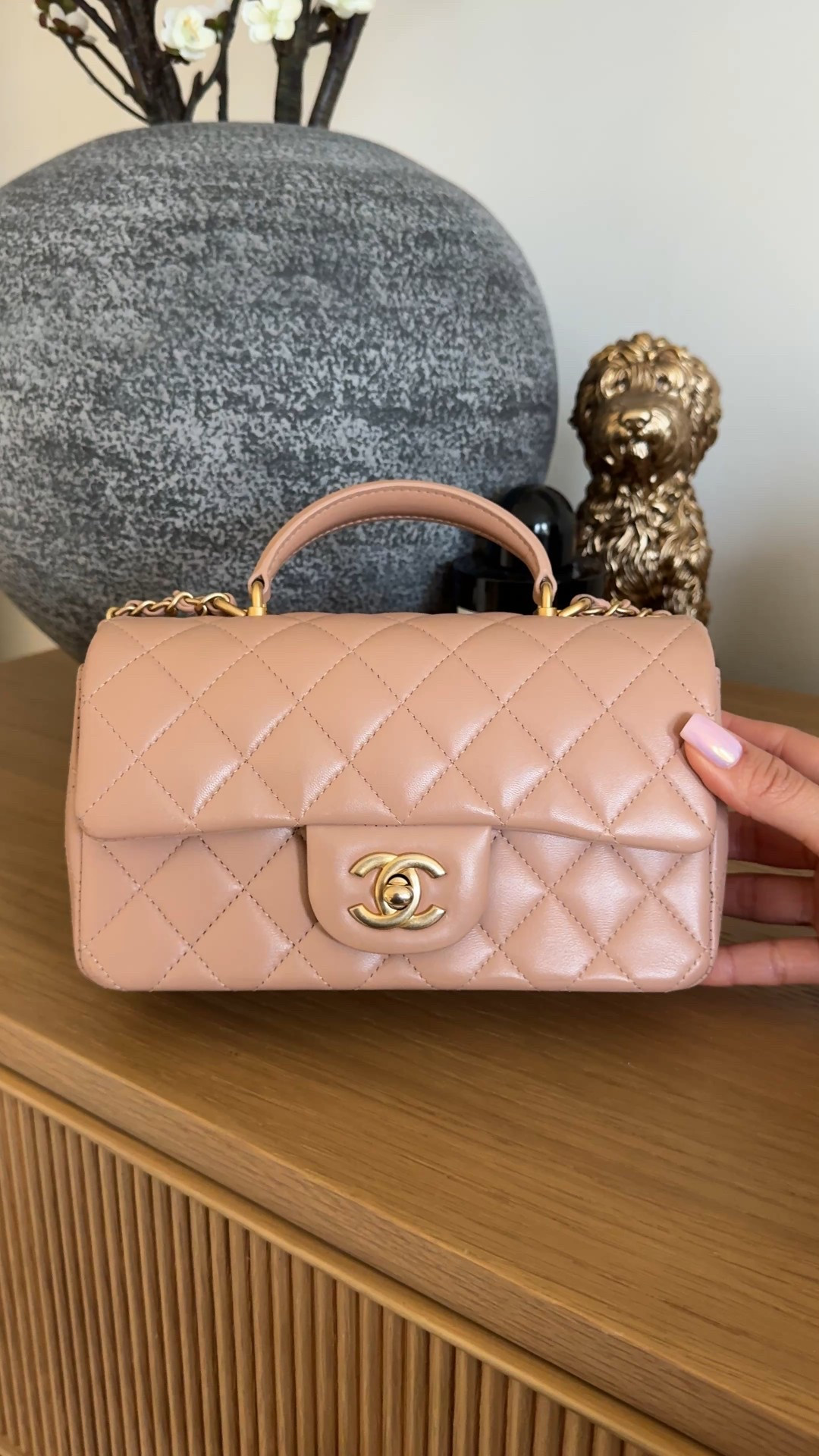 My favorite @fashionphile find! I got this bag a few years ago and it’s still one of my favorites in my collection. Fashionphile is my favorite place to shop for pre loved bags up to 80% off and love that they have 100% authenticity guaranteed and 30 day returns. I linked some other similar top handle bags from Chanel! 

#fashionphilepartner #fashionphile #fashionphilefinds