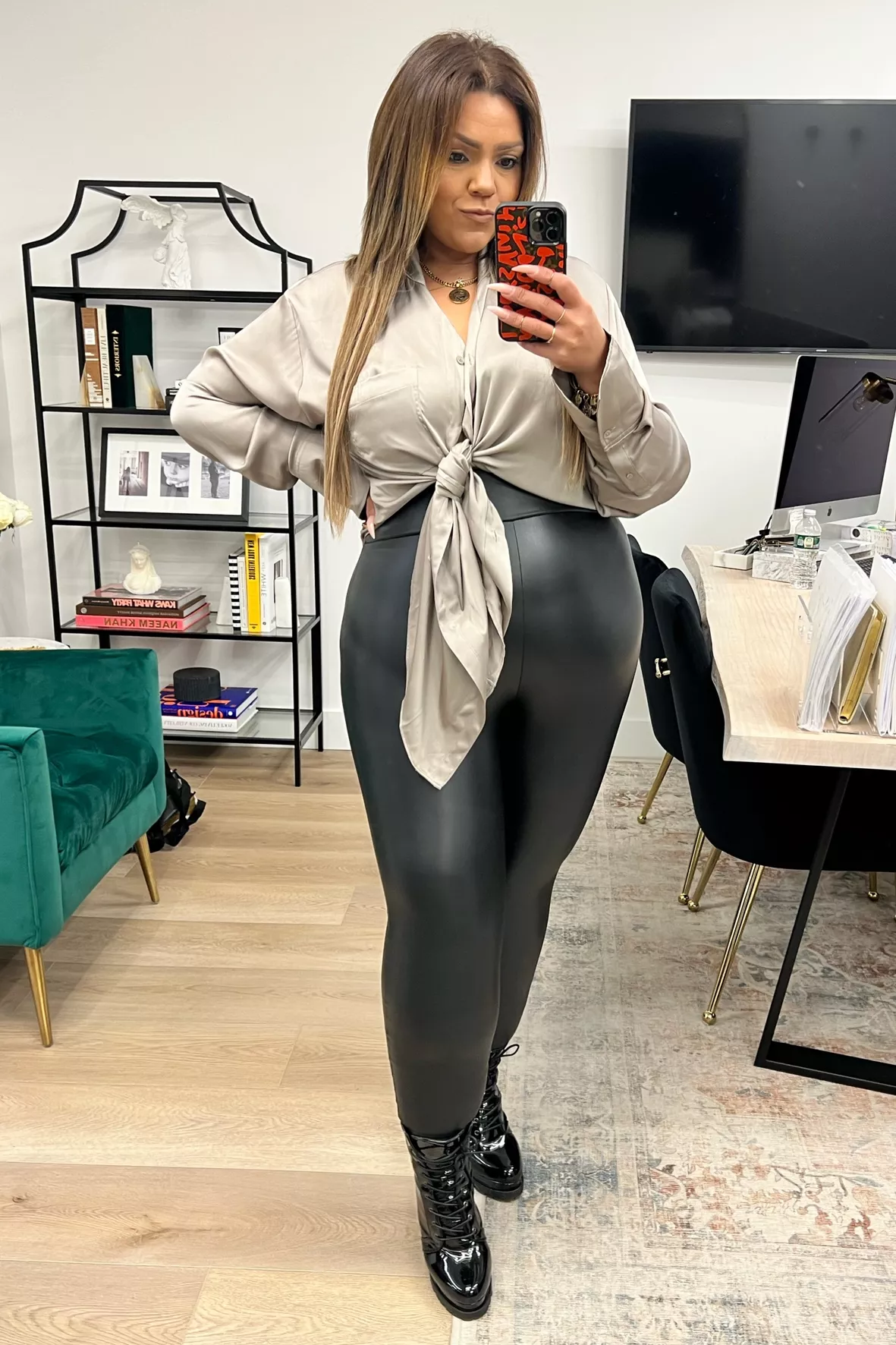 FINDING THE BEST FAUX LEATHER PANTS FOR CURVY WOMEN