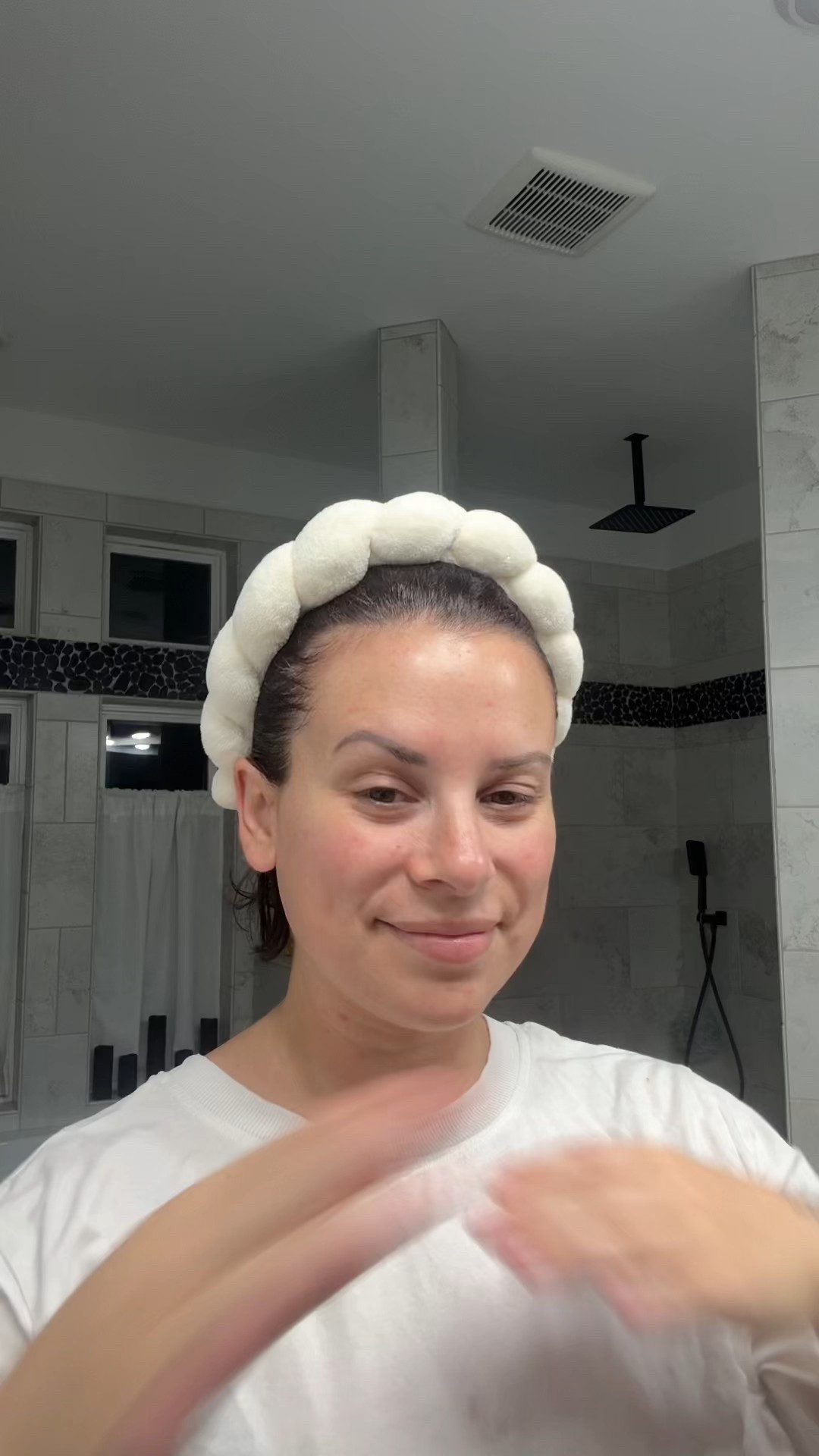 Plumping my face with peptides before bed! 

#LTKBeauty #LTKStyleTip #LTKFindsUnder100
