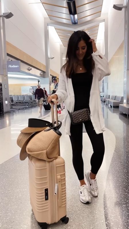 One of my go to outfits for the airport ✈️ I’m just shy of 5-7” wearing the size XS top and size 4 leggings. 
Airport style, traveling style, StylinByAylin 

#LTKfindsunder100 #LTKstyletip #LTKtravel