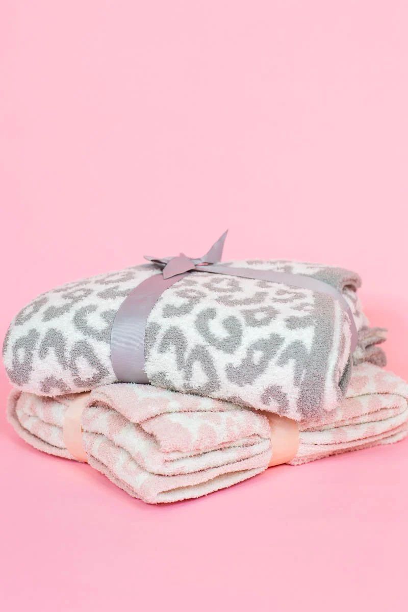 Holly Cozy Blankets | Avara