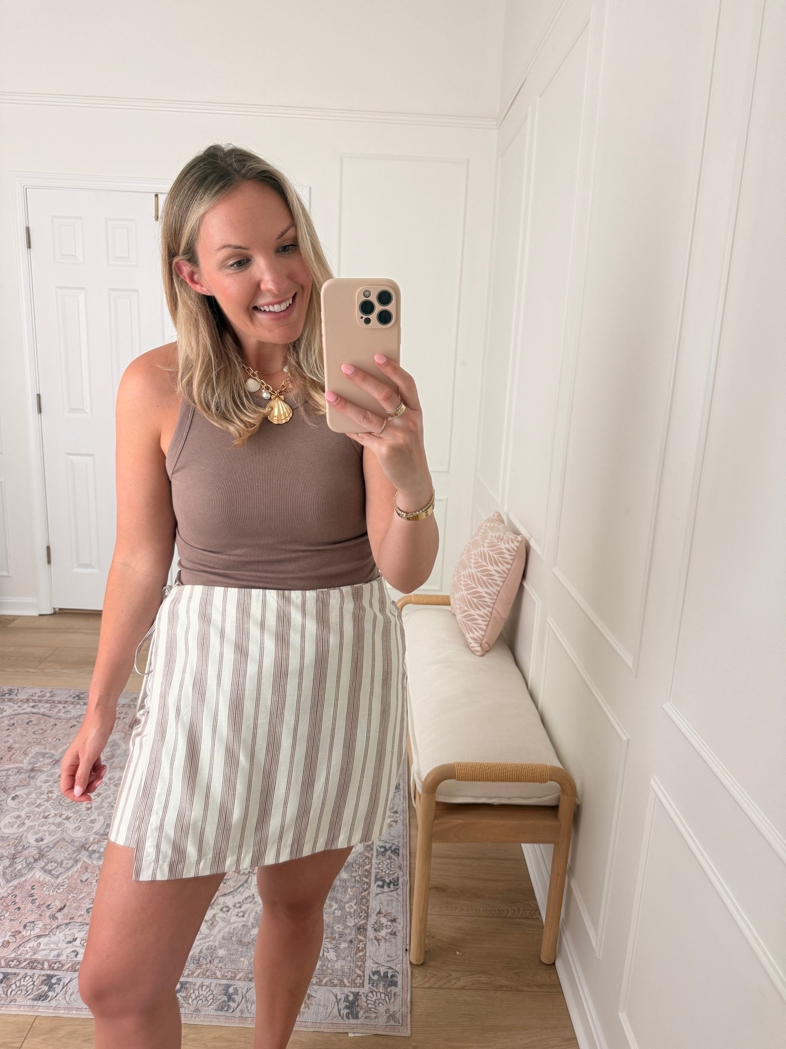 Summer outfit! I’m wearing a large in the wrap skirt but I need to size down to a medium.