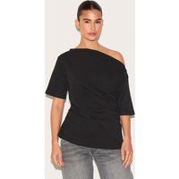 Black Asymmetric Ruched Side Detail T Shirt | PrettyLittleThing US