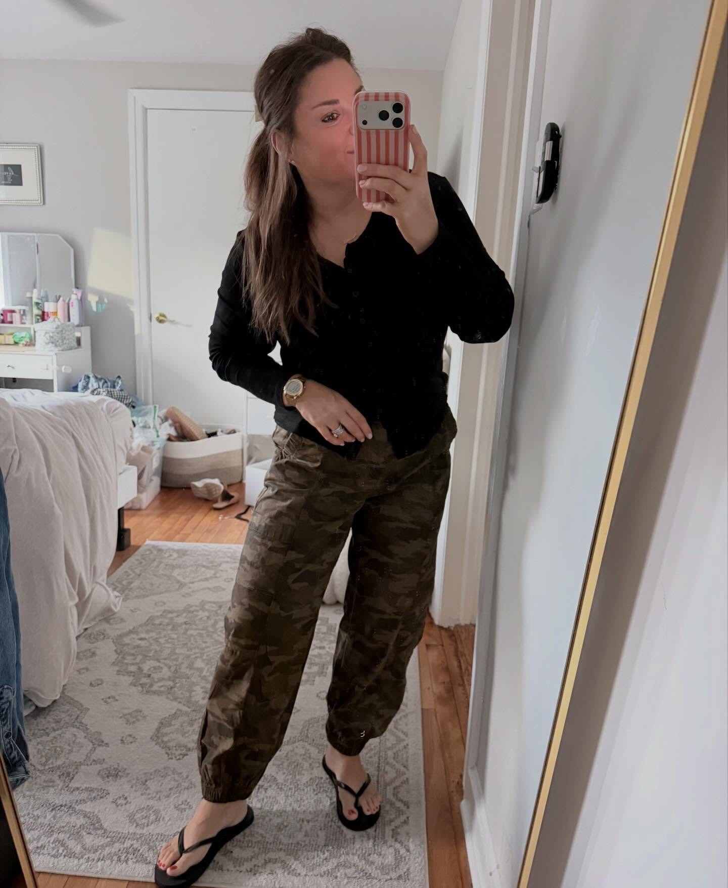 .
.

excited to announce I’m now part of the @americaneagle community! I’ve loved this brand for years and I’m thrilled to be an AE creator!

first things first: THESE PANTS😮‍💨
elastic stretchy backing, high quality, come in lengths, a+ comfort level

AND 50% off ‼️‼️‼️

#AEcommunity #aecreator #ootd #springoutfit #milennialmom mom style mom fit mom blogger affordable outfits