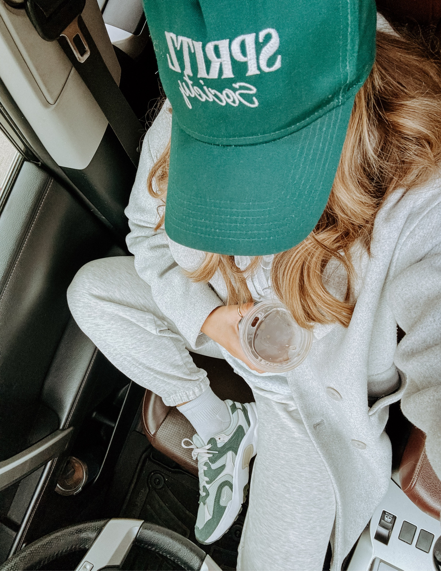 Cozy little grey fit ☁️

Sweatpants & hoodie are H&M- tts size small

Coat is A&F but out of stocked. Linked a very similar (& on sale) one from Old Navy along with other Old Navy sets I have & love! 🤍

#LTKFindsUnder50 #LTKSaleAlert