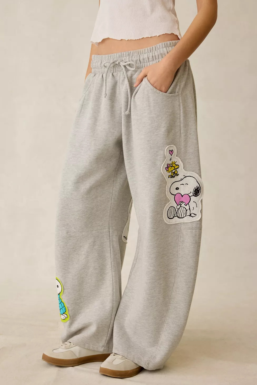 Peanuts UO Exclusive Essential Patched Graphic Barrel Leg Sweatpant | Urban Outfitters (US and RoW)
