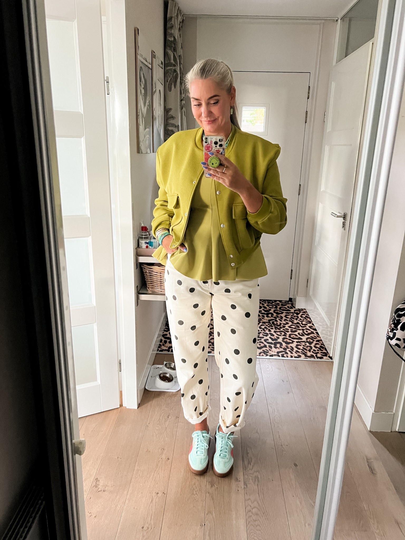 Ootd - Monday. Green peplum top (xl) paired with polka dot jeans, turquoise sneakers and accessories. Green cropped bomber is old from Guts & Gusto. 



#LTKnederlands #LTKsummer #LTKeurope