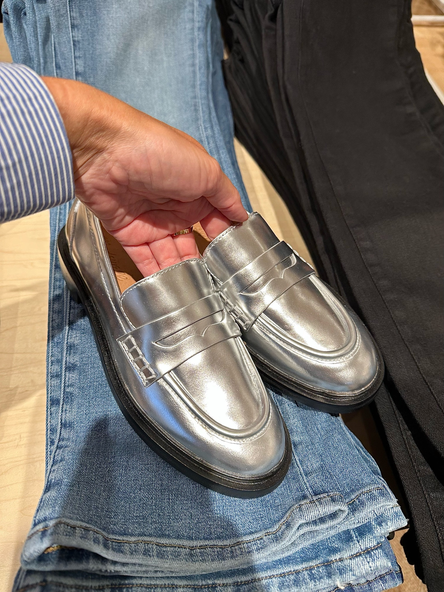 Silver loafers and denim :)

Fall shoes
Flats
Fall outfit ideas
Jeans


#LTKshoecrush #LTKstyletip