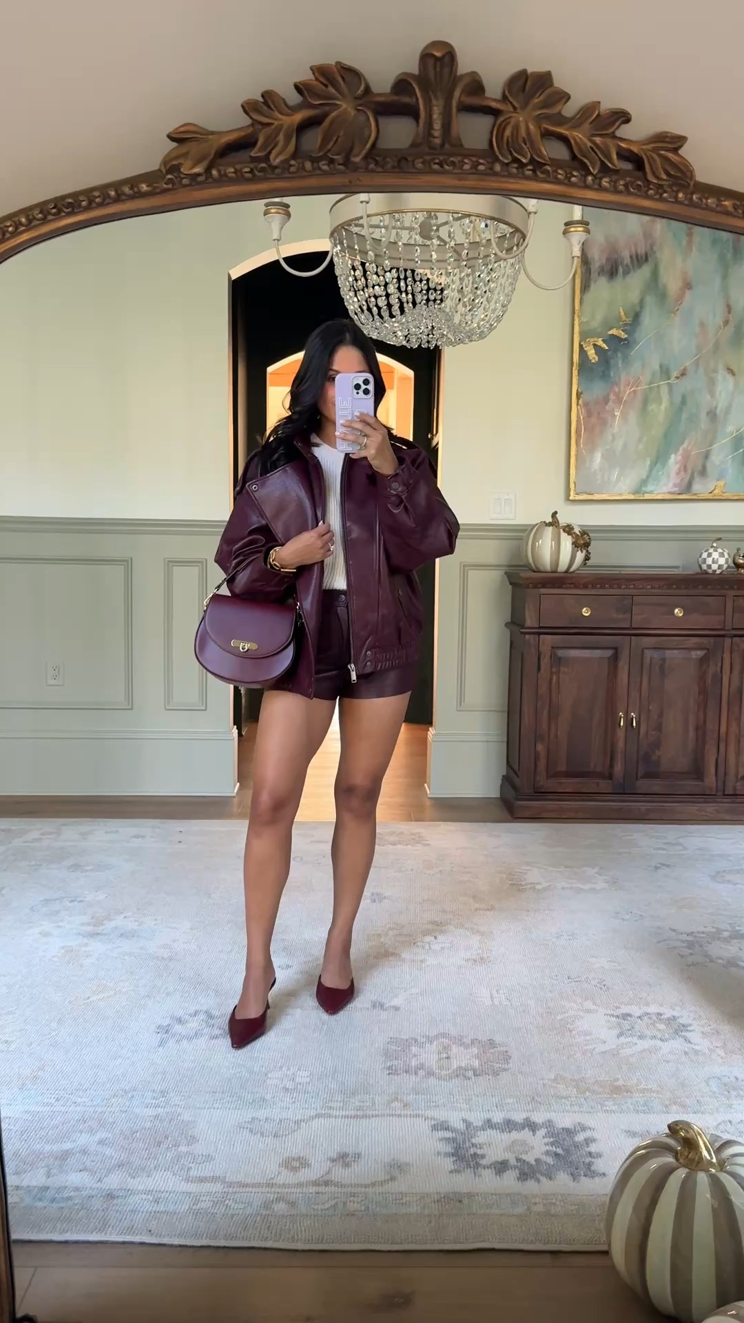 My Sophia bag is not yet available, but these micro shorts & red wine faux leather jacket are + they’re currently an extra 20% OFF with code: AFKATHLEEN 
Wearing sz small in both!

#falloutfit #abercrombie 


#LTKPetite #LTKFallSale #LTKStyleTip