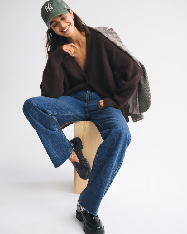 High Rise 90s Relaxed Raw Hem Jean | Abercrombie & Fitch (US)