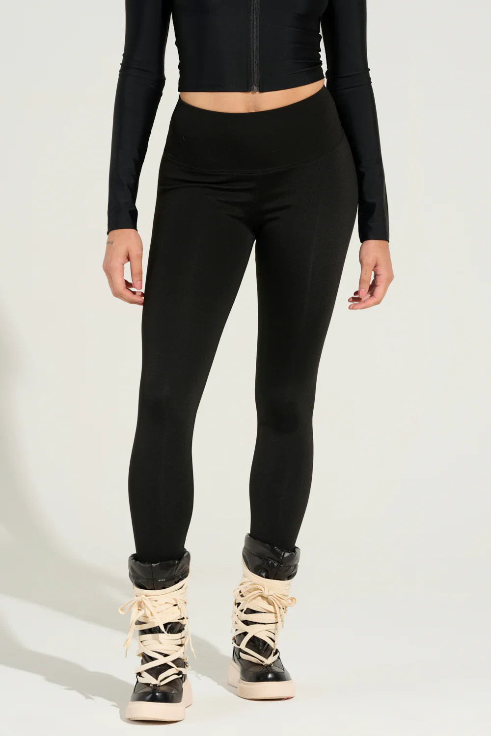 SNUGGLE FLEX FLEECE LEGGING IN BLACK | AKIRA