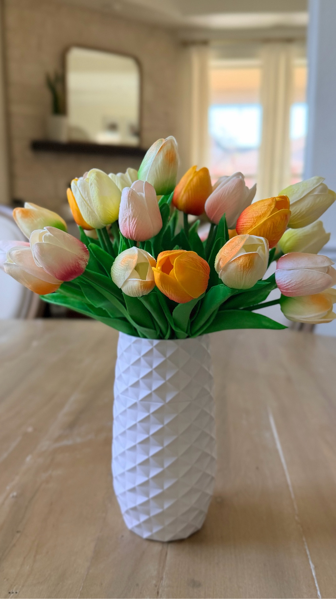 Really pretty faux tulips. Comes with 30 stems. 9 different color options. This one is called “multi colors”. These will be great for springtime and Easter! 



#LTKHome