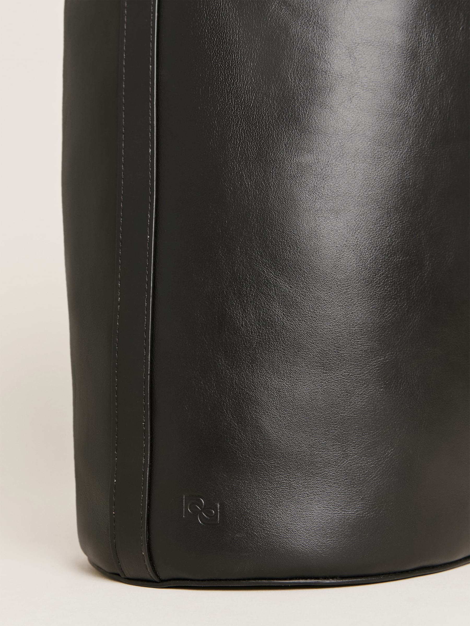 Seleena Bucket Bag | Reformation (Global)