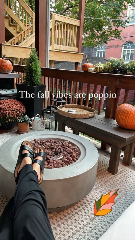 Fall porch 🍁

#LTKHalloween #LTKhome #LTKSeasonal