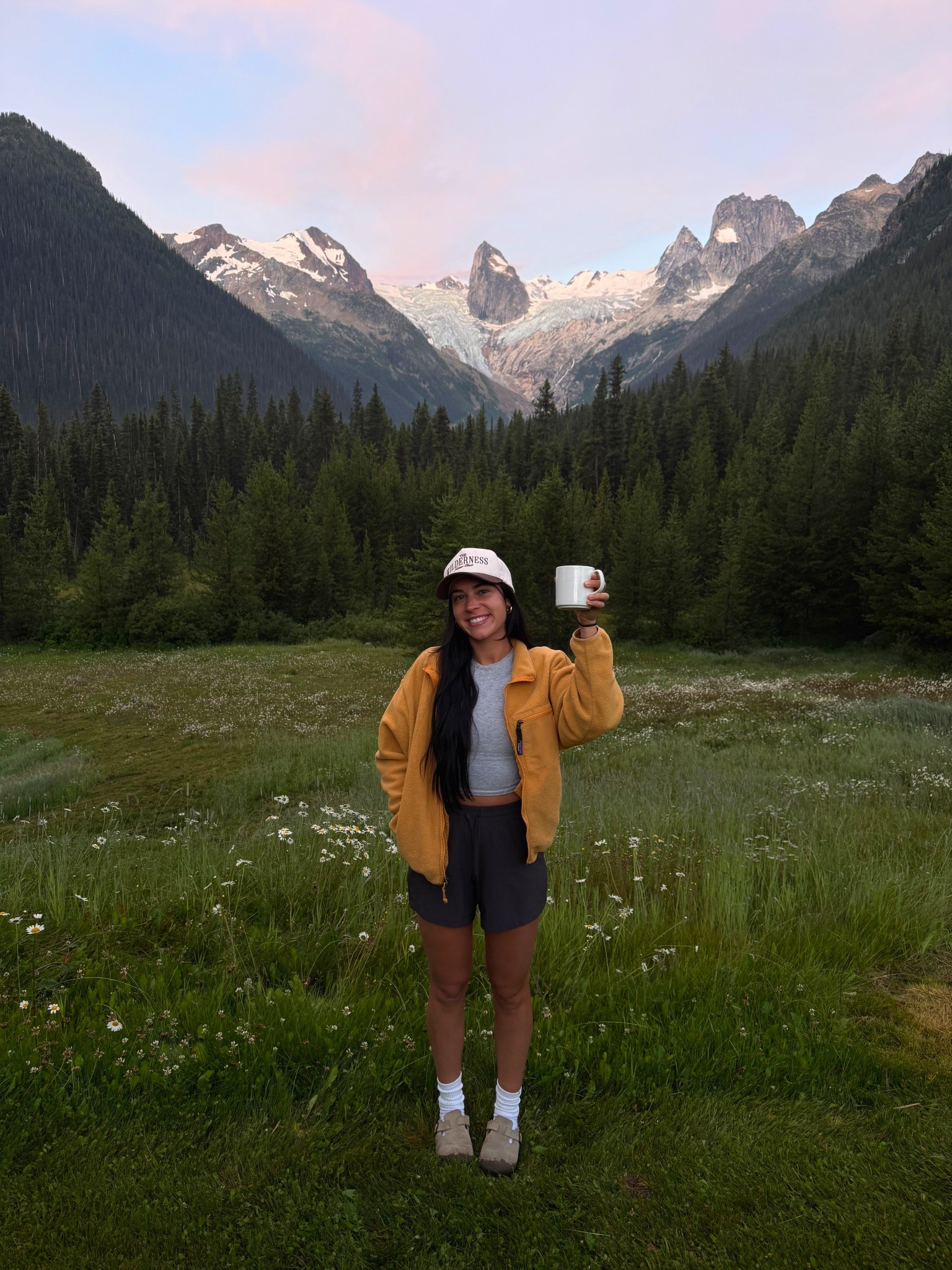 a morning in the mountains💛☕️

#LTKTravel #LTKActive
