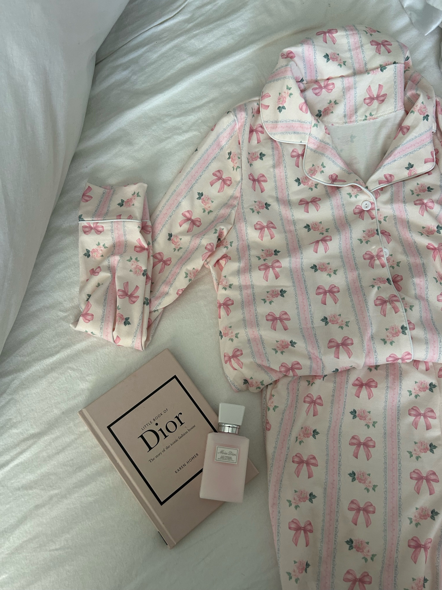 Coquette bow pyjamas 🎀🤍

#LTKSeasonal #LTKU #LTKfindsunder50