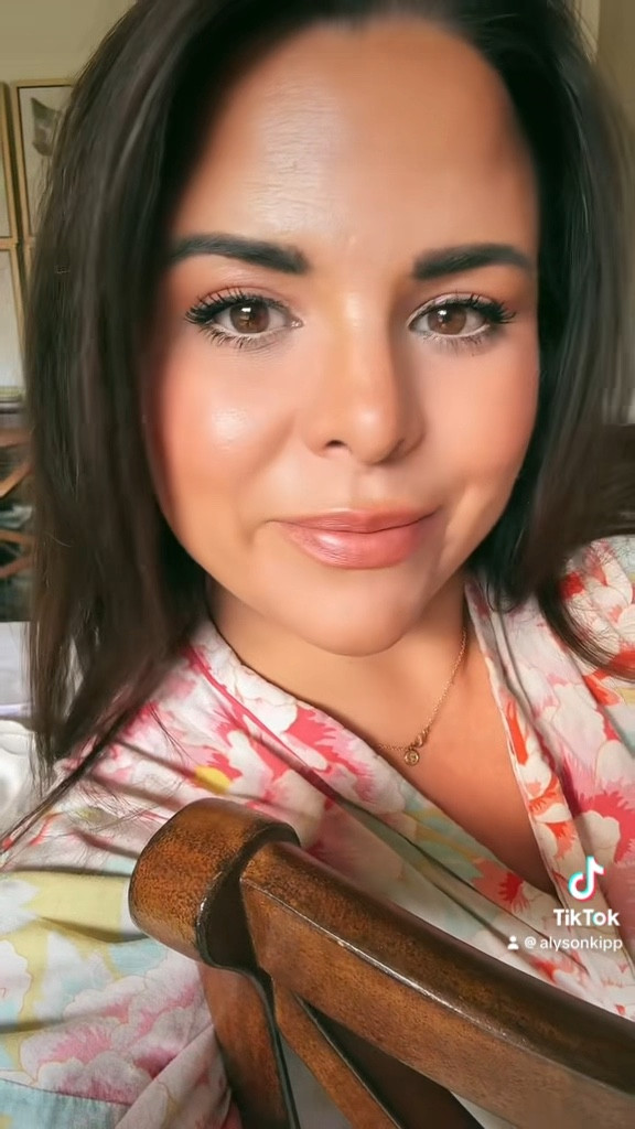 My favorite make up products that provide a flawless, glowy look 🤩

#LTKFindsUnder50 #LTKVideo #LTKBeauty