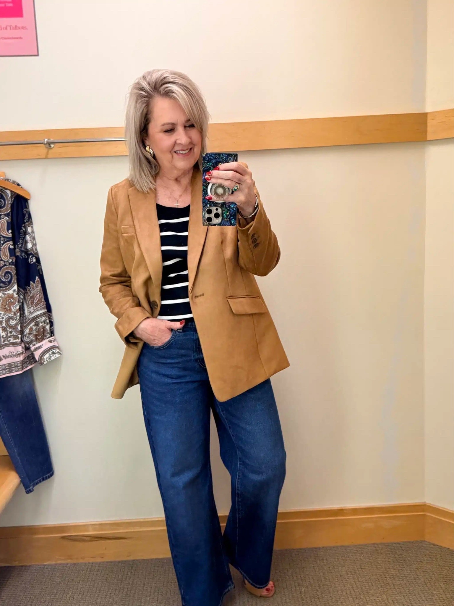 I have on the same outfit as the last post, but I’ve added a fun suede blazer and now it screams Fall! Adding a blazer, jacket or cardigan and easily elevate an outfit and change the look. My blazer is a size 10, tee size large and jeans are size 8.

#LTKWorkwear #LTKOver40 #LTKootd