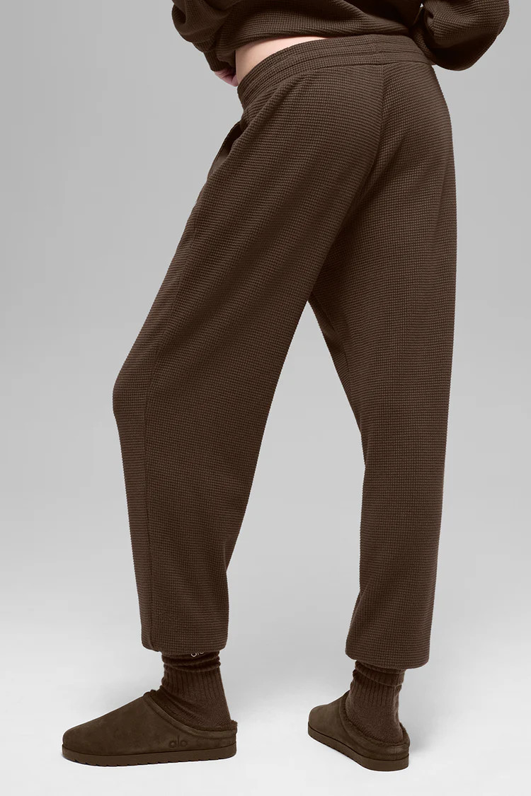Waffle Weekend Escape Jogger | Alo Yoga (US)