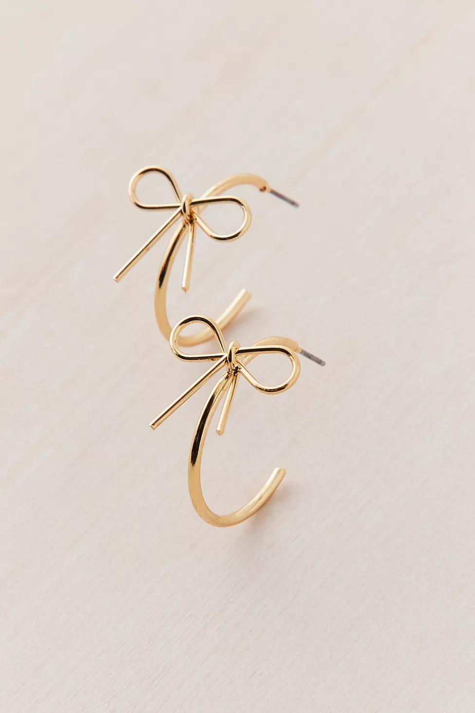 Bow Hoop Earring | Urban Outfitters (US and RoW)
