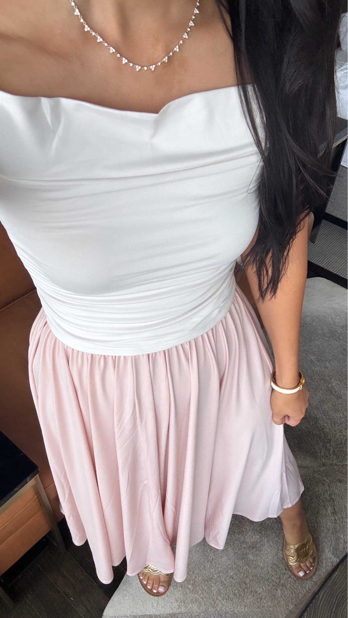 OOTD: Holister top and H&M skirt

#ltkcon #ltkevent #ltkcreator #checkin #outfit #affordableoutfit #outfitidea 

#LTKCon #LTKFindsUnder50 #LTKFindsUnder100