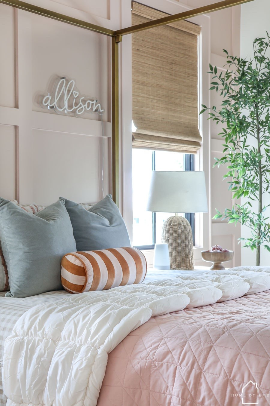 Happy Friday! 💕
#girlsroom #girlsbedroom

#LTKHome #LTKSeasonal #LTKKids