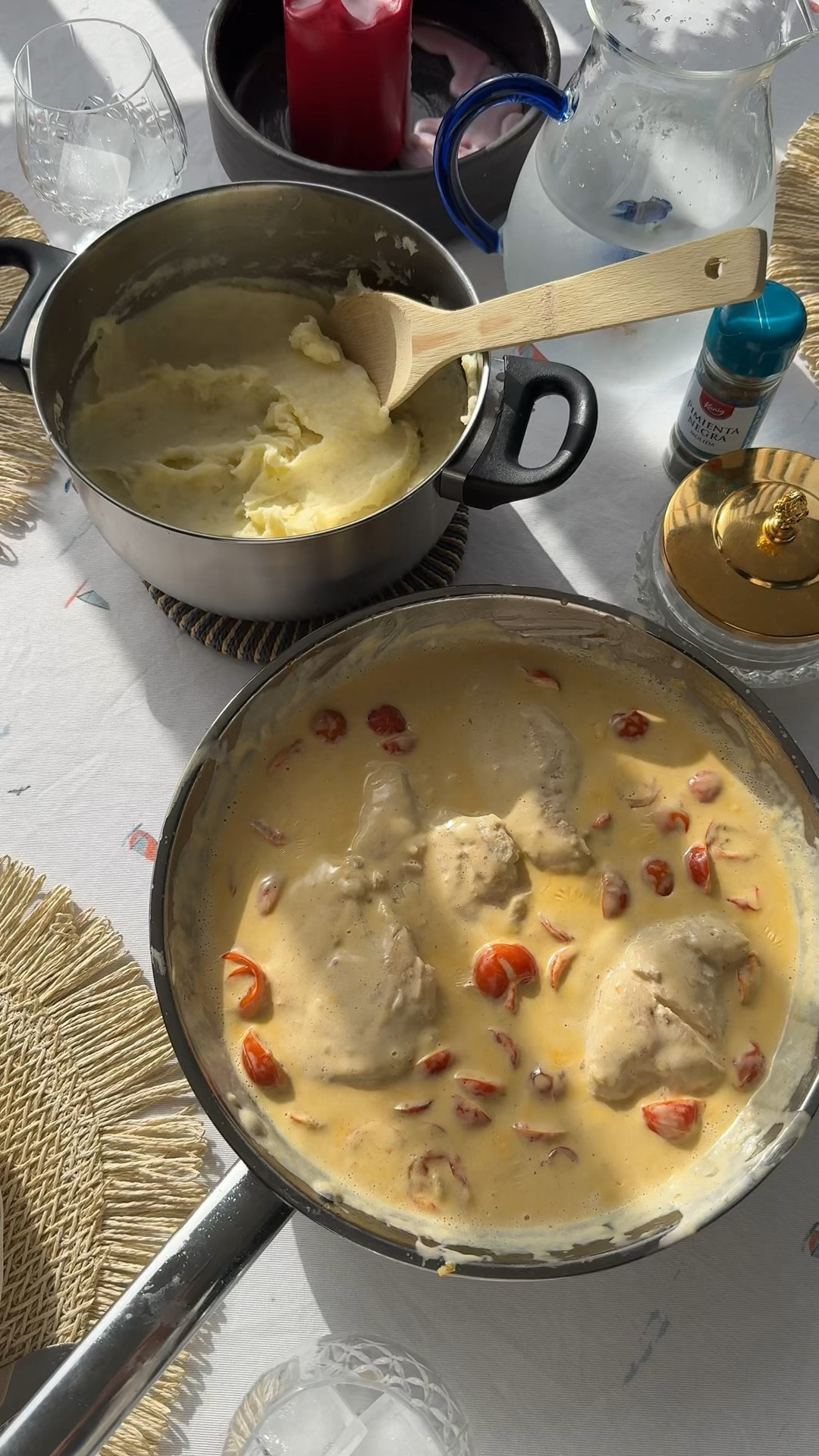 Chicken in a Creamy Pecorino Cheese Sauce with sautéed Cherry Tomatoes and Mashed Potatoes 🥘🍅

Since my friends had to leave for the airport early, this quick and easy @HelloFresh recipe was the perfect choice!

Save up to €90 on your next 4 deliveries + free shipping with my discount link: 

ES https://www.filify.co/SHAbR (or go to the link in my bio 😊)

International: use code HELLOES277

And on top of it you get FREE desert for LIFE now!!🧁

(I know I know I really have to get my nails done 🤭)

#hellofresh AD #recipe #dinner #easyrecipe #quickdinner #cocina #gratis #foodie  