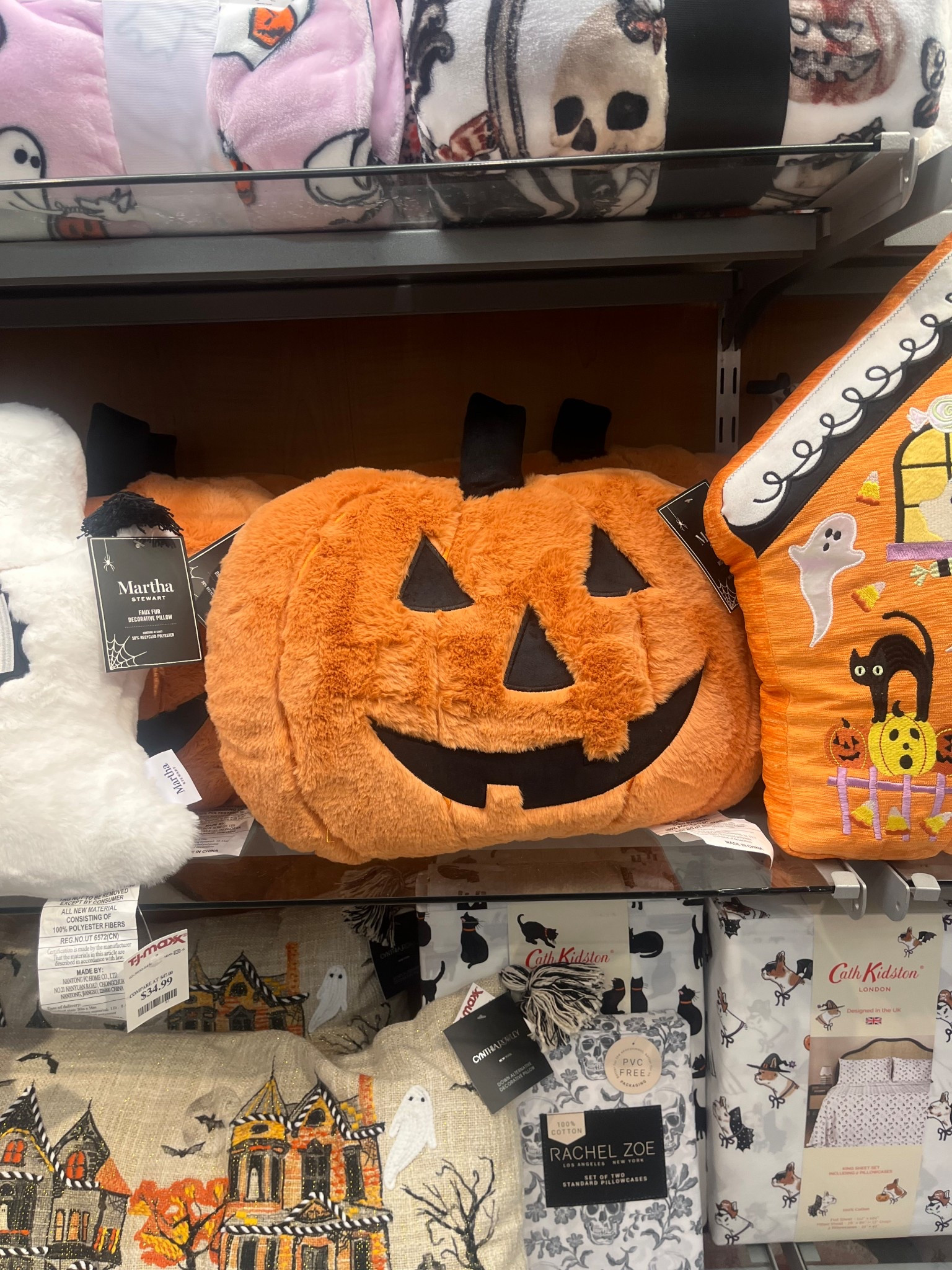 The cutest Halloween pillows at THalloween

#LTKHome #LTKFindsUnder100 #LTKSeasonal