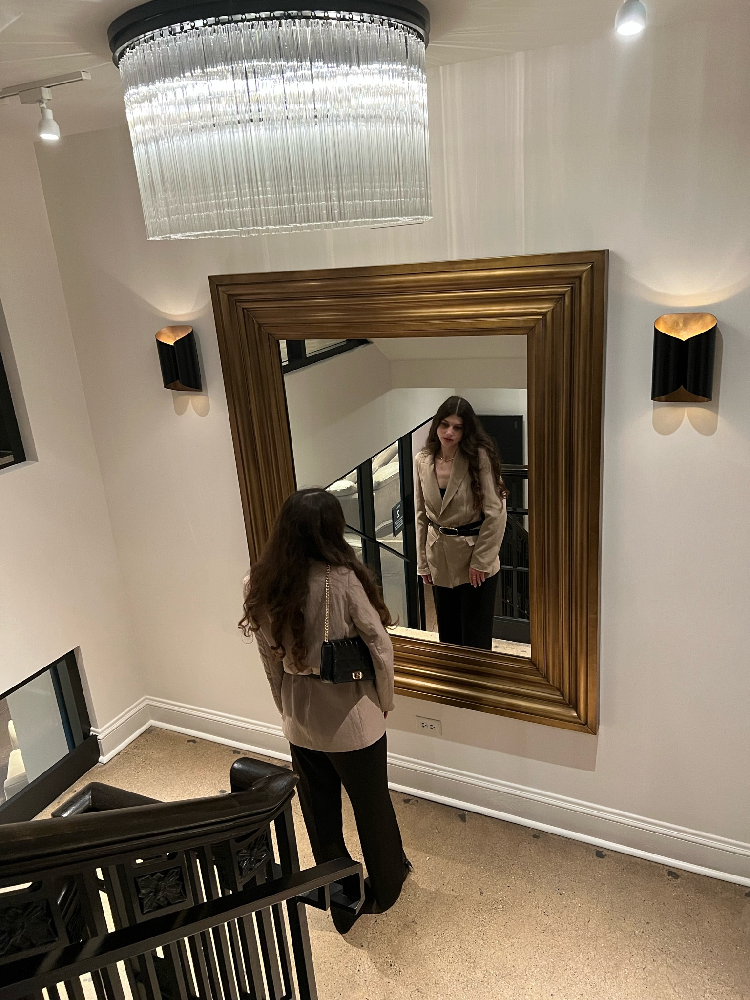 bag @rebeccaminkoff
pants @hm
boots @vincecamuto 

#LTKFindsUnder100 #LTKItBag #LTKFindsUnder50