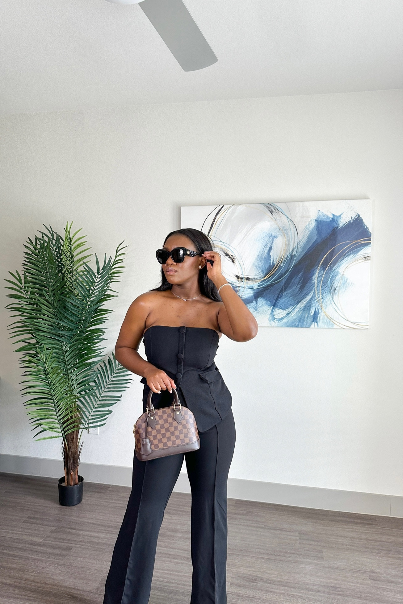 Classy look, outfit inspiration, all black look, boohoo outfit, style inspiration 

#LTKfit #LTKunder50 #LTKunder100