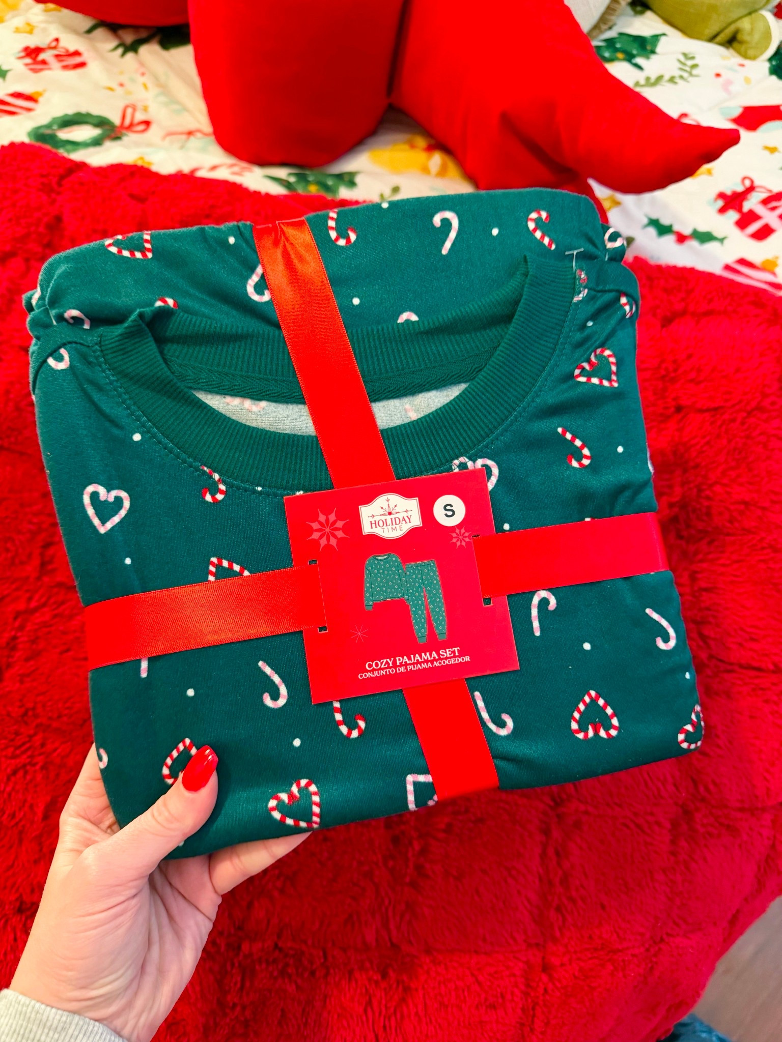 Walmart $10 pajamas ♥️

#LTKFindsUnder50 #LTKSeasonal #LTKHoliday