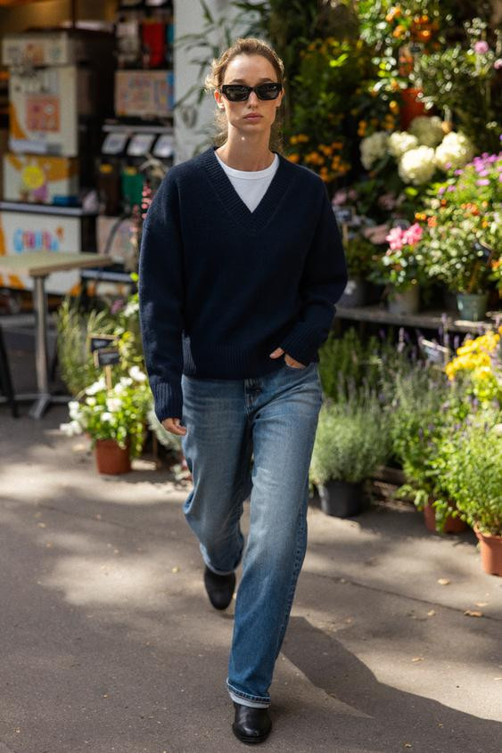 SOFT KNIT V-NECK SWEATER | Zara US