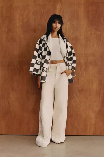 BDG High-Waisted Wide Leg Jean – Ecru | Urban Outfitters (US and RoW)