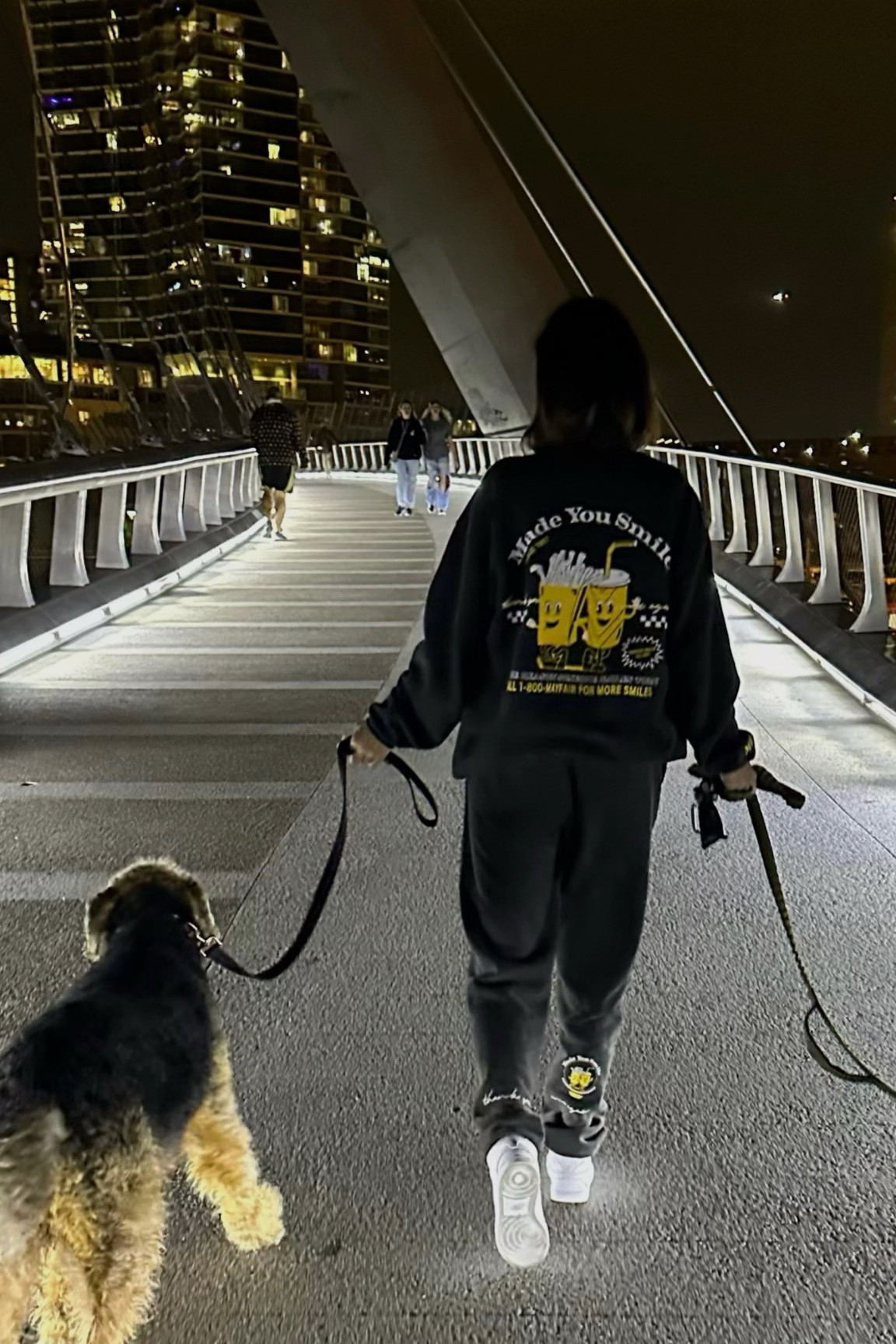 Wearing an XS sweatshirt - unisex sizes so runs big
Sweatpants also an XS - available on mayfairgroup website <3