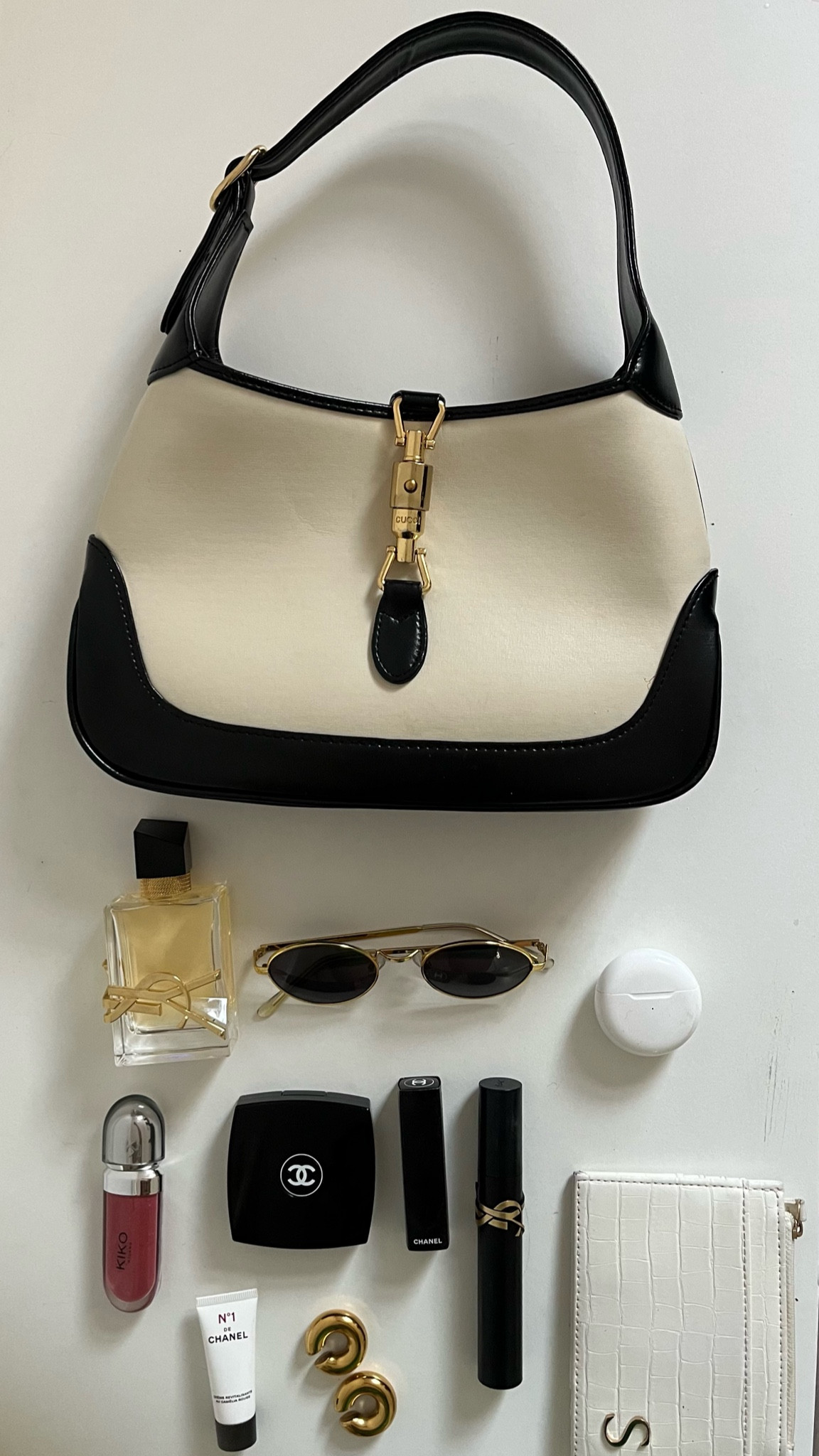 POV : what’s in my bag 

#LTKuk #LTKbeauty #LTKluxury