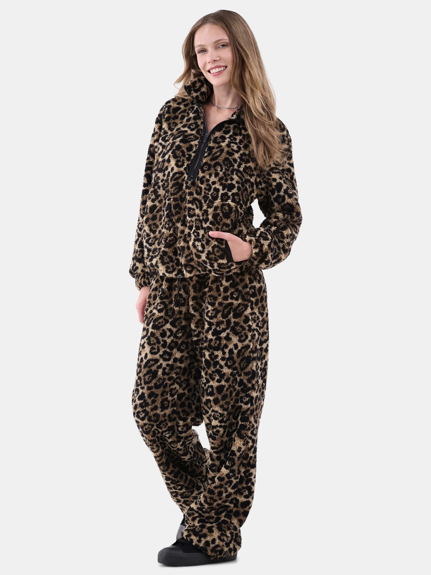 No Boundaries Plush Mock Neck Top and Pants Set, 2-Piece, Women’s | Walmart (US)