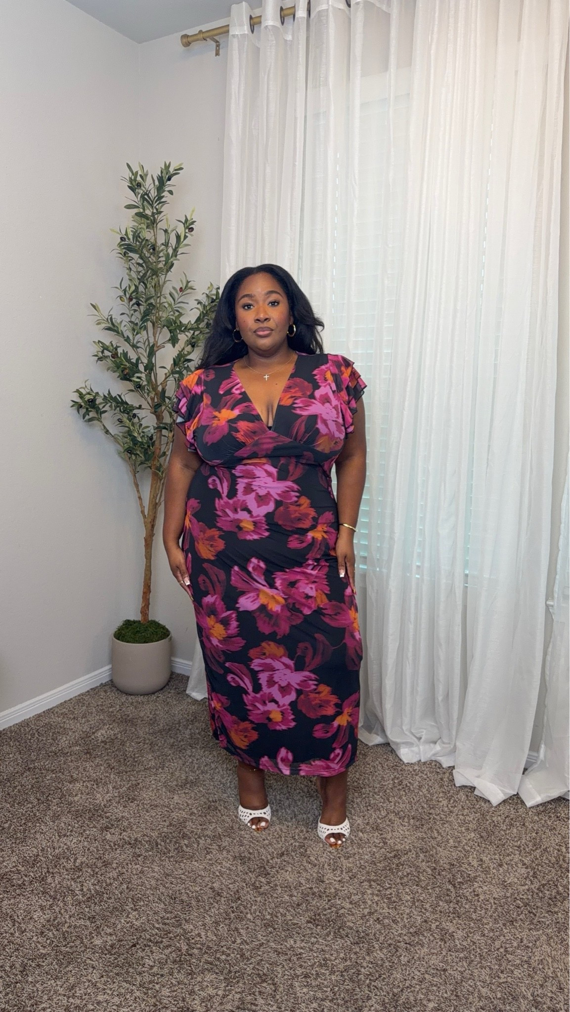 ✨ Plus Size Floral Maxi Dress that's perfect for dinner, date night, or as a wedding guest dress option! Wearing a 4X

#LTKgrwm #LTKootd #LTKPlusSize
