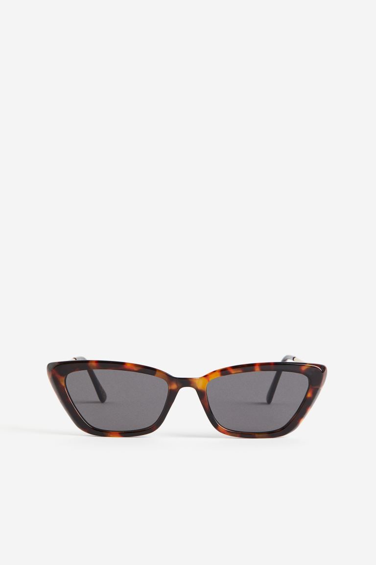 Cat-eye sunglasses | H&M (UK, MY, IN, SG, PH, TW, HK)