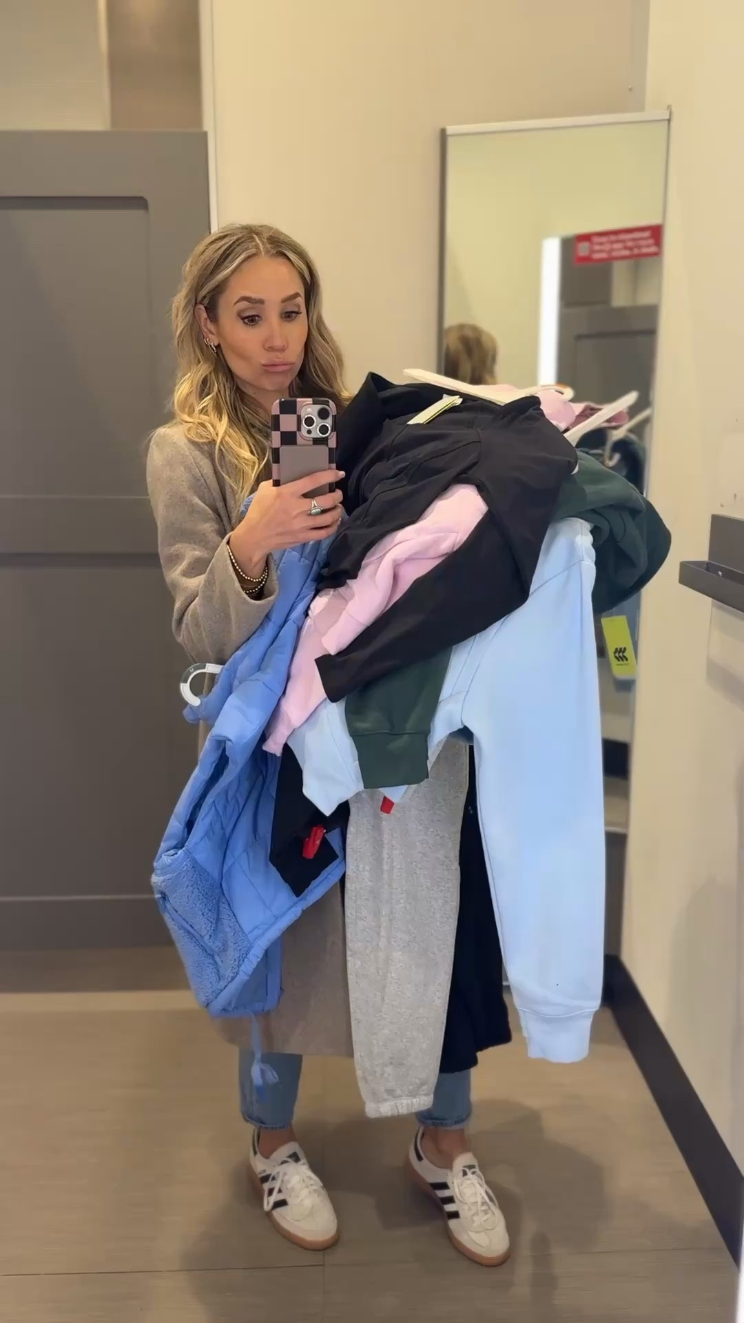 Elevated Athliesure wear for wayyyyyy less 🤌🏼✨ You’ll want to live in these sweatshirts / sweatpants sets. Wearing size s / my tts.

Paired with a FP vibes vest that’s only $40 🤯 wearing M for oversized fit. 





5’5” | 120 lbs 