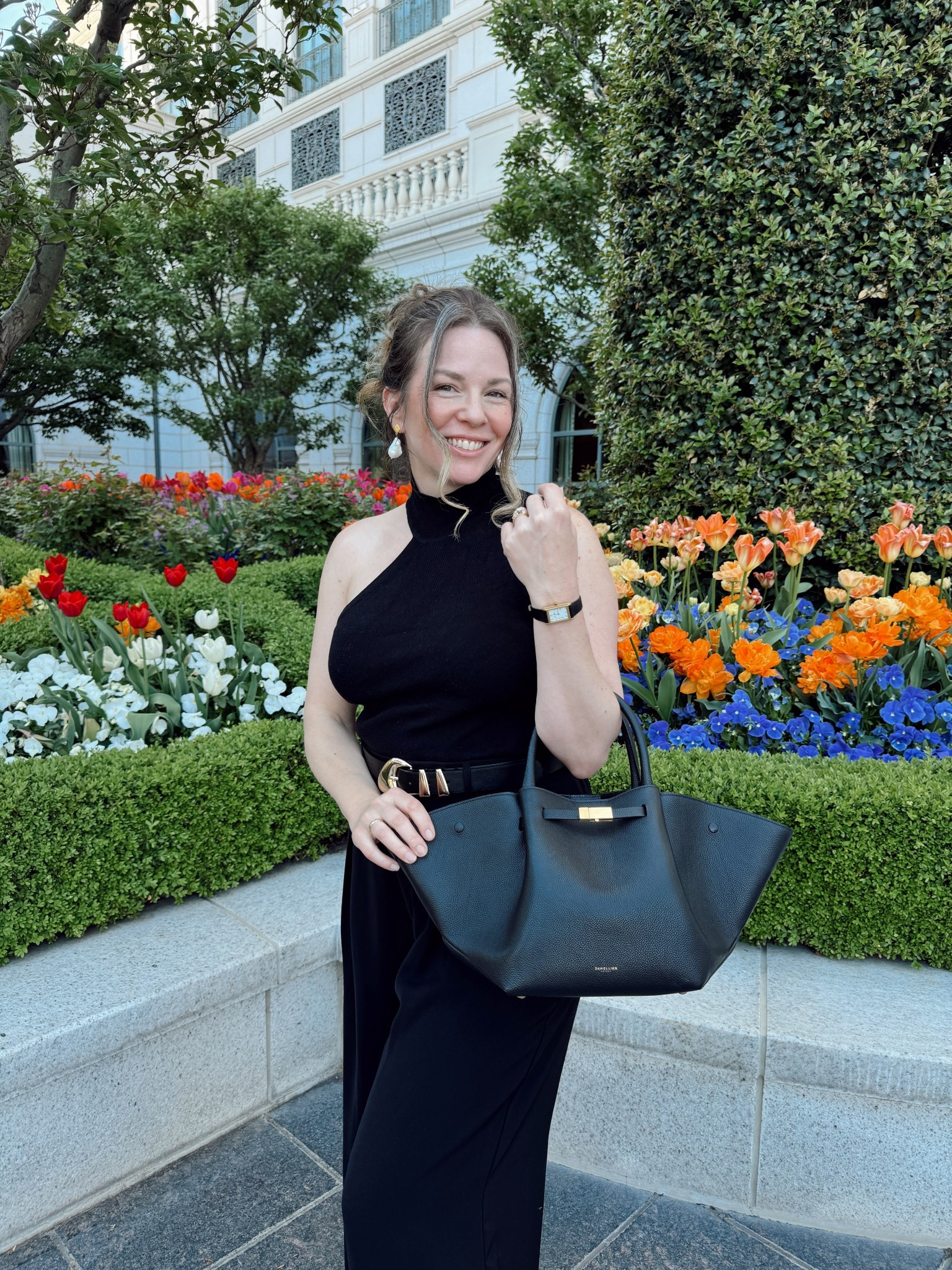 Elevated black + gold basics for the win! 🖤