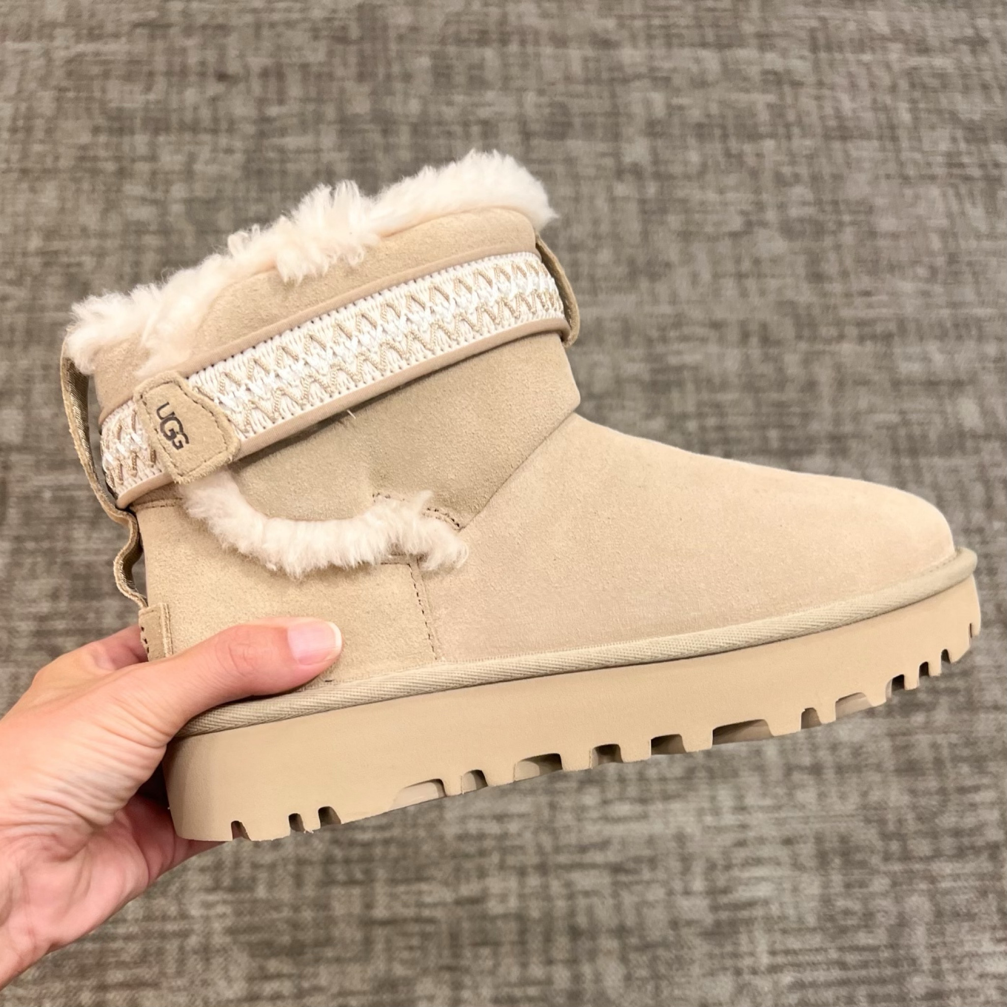 Uggs on sale for the Nordstrom Anniversary sale!

Nordstrom Anniversary Sale / Nsale / women’s fashion / Uggs on sale / womens shoes / boots / ugg boots 

#LTKxNSale #LTKSummerSales #LTKSaleAlert